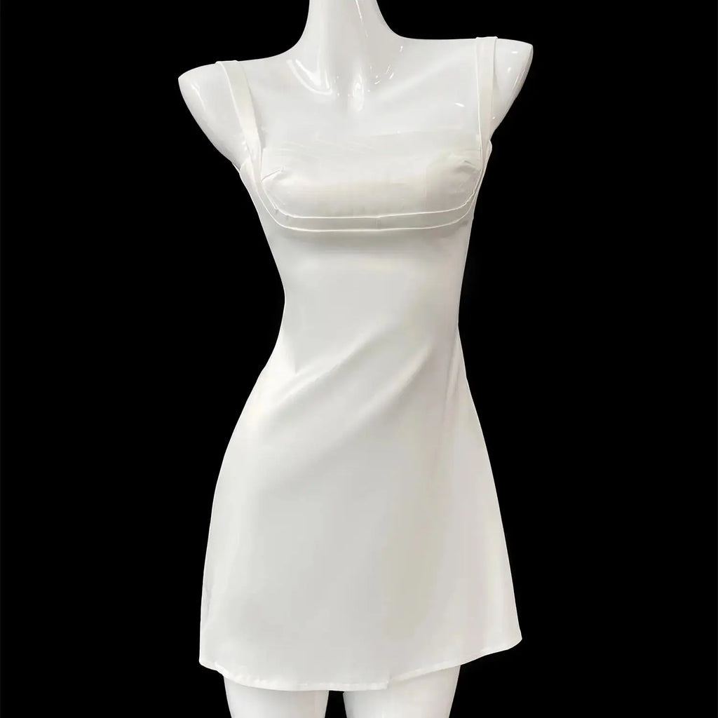 Dress Isadora – In Her Small Revolt