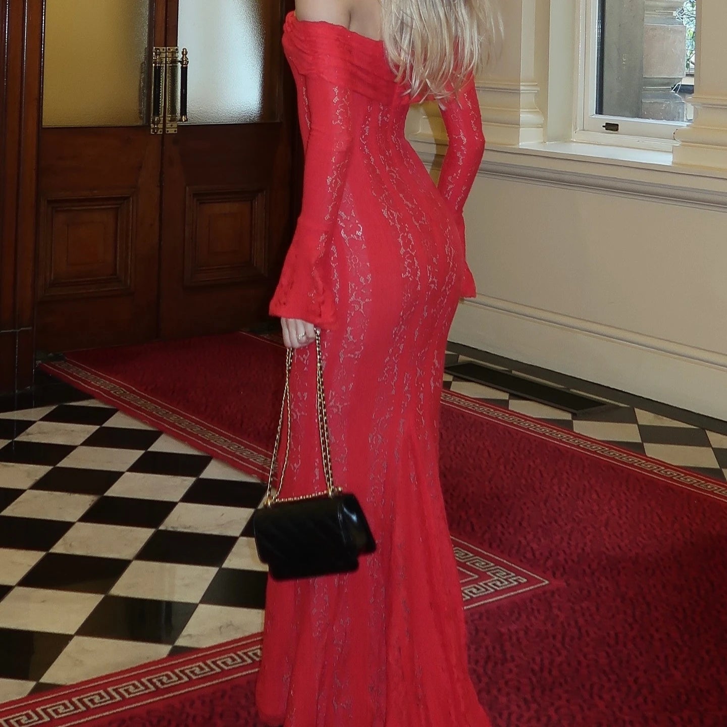 Dress Linda – Between Two Silences