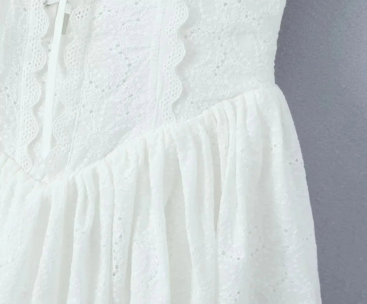 Dress Mirella – A Step Before the Truth
