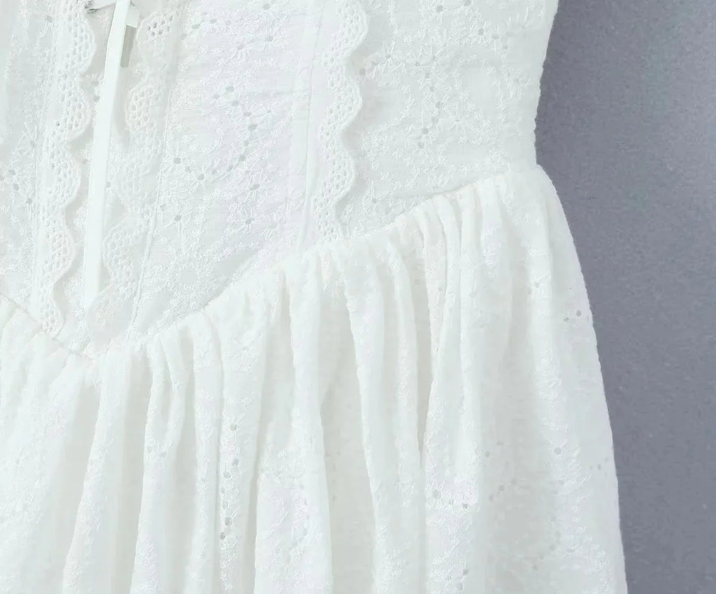 Dress Mirella – A Step Before the Truth