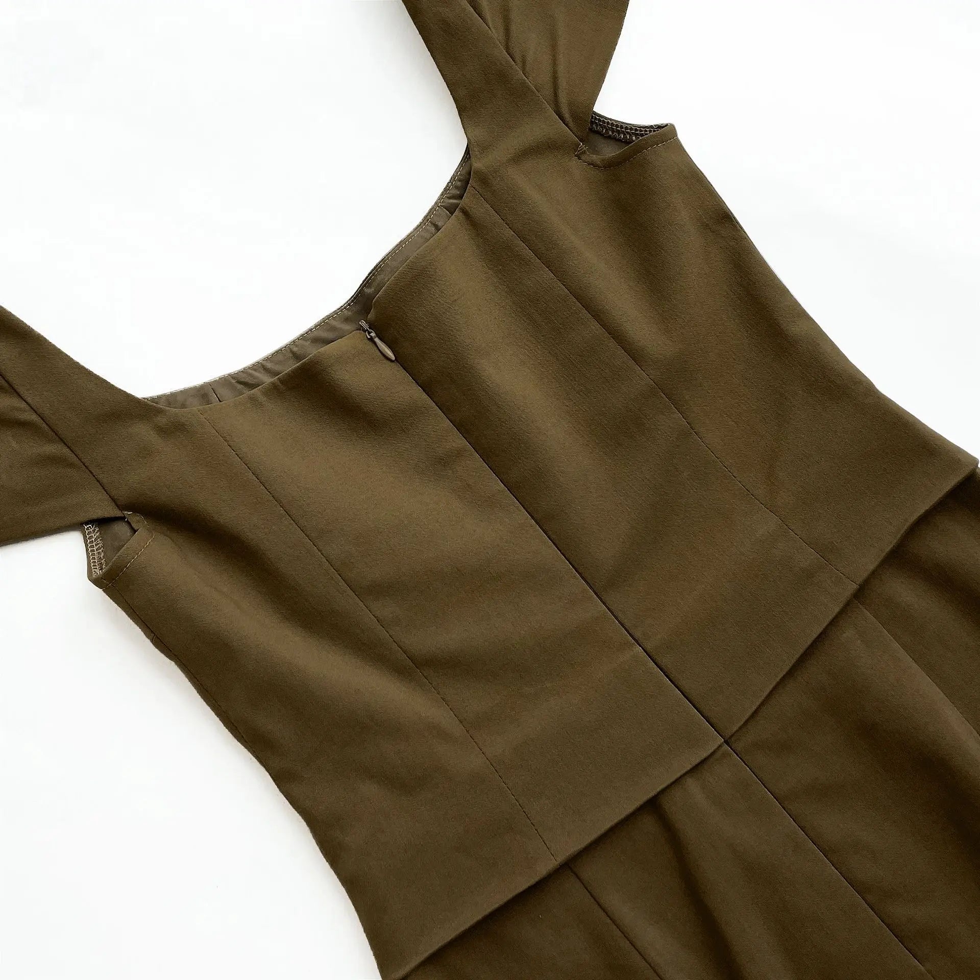 Dress Ivy – Blooming in Silence