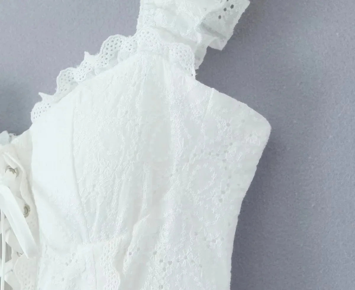 Dress Mirella – A Step Before the Truth
