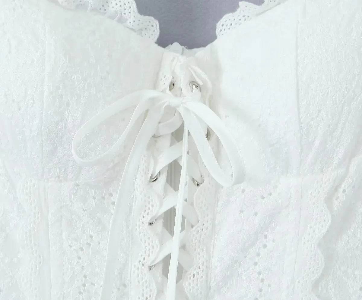 Dress Mirella – A Step Before the Truth